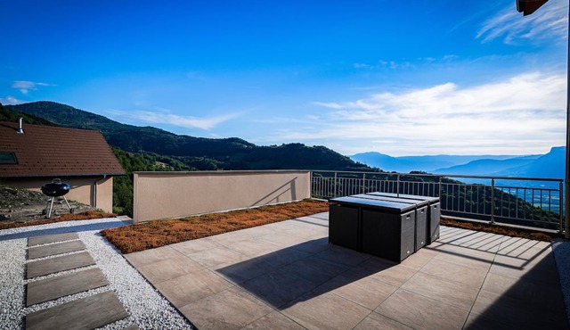 Espace Détente Piscine Jacuzzi Intérieure Privée et Sauna Avec vue Montage