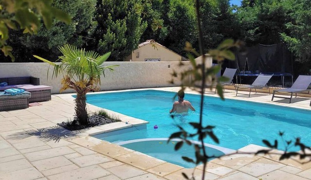 Large country villa with swimming pool for up to 15 people