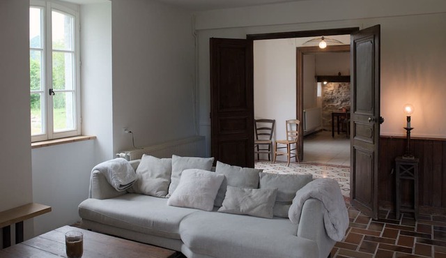 Maison de Ferme aux Pieds des Pyrénées, Près des Sentiers, des Forêt.