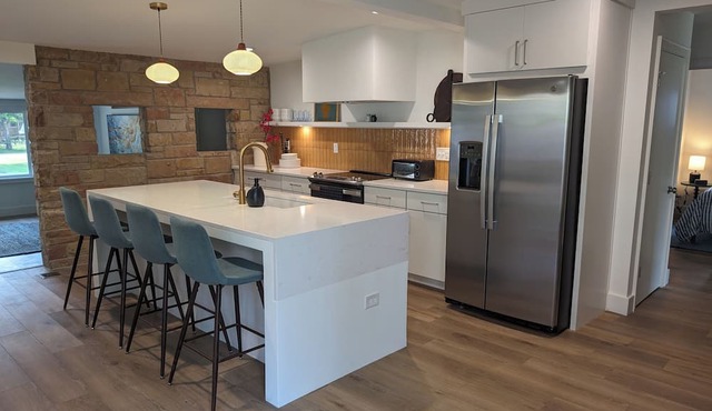 Newly Renovated Mid-Century Modern Lake Cottage