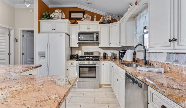 Batally Cottage Home in The Village of Polo Ridge