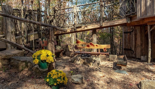 Whippoorwill Retreat Treehouse "Your EXCLUSIVE stay becomes YOUR UNIQUE STORY"