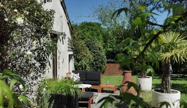 Holiday Home 'Le Cocon' with Private Terrace, Wi-Fi and Air Conditioning