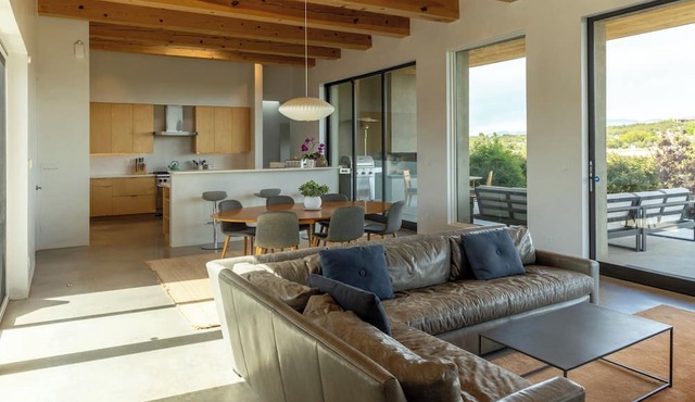 Lovely contemporary home with expansive views