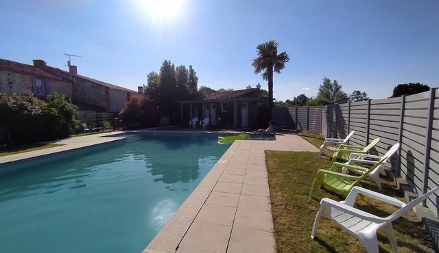 Holiday Home 'Gîte Les Métives Près Du Puy Du Fou' with Shared Pool, Private Terrace and Wi-Fi