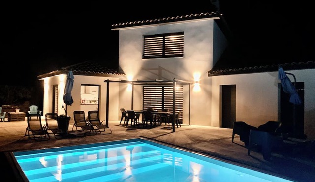 Villa Contemporaine Avec Piscine