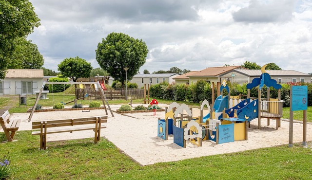 Property In A Holiday Village '1 - Maison T3 Eco' with Shared Pool, Terrace and Shared Garden