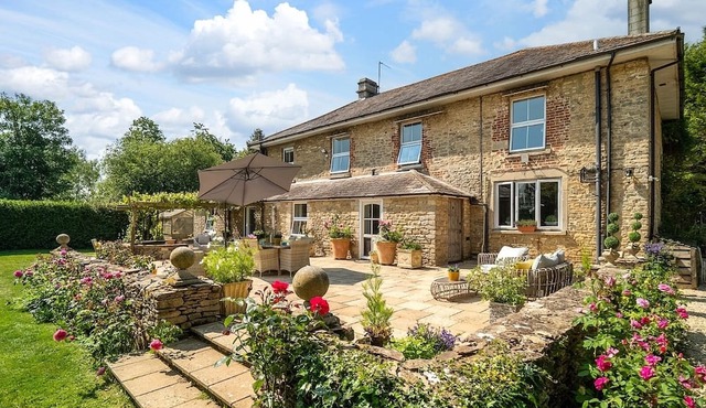 Unique House with Land and river on the edge of The Cotswolds. (Pet Friendly!)