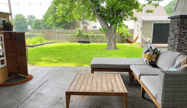 Family-friendly central Austin home w/ garden and chickens. Big back yard!