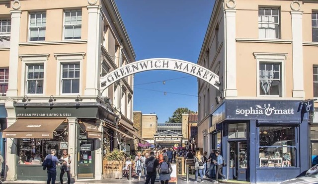 Smart East London Apartment