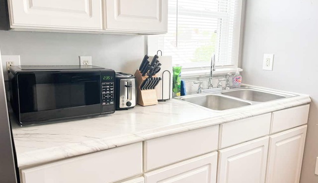 Stylish 2-Bedroom duplex in prime location!