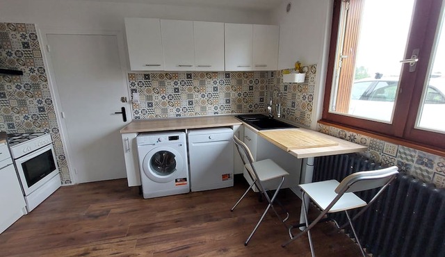 Cozy apartment outdoor terrace and parking space