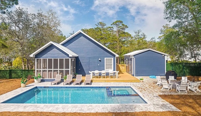 Charming Old-Florida-style beach retreat with private pool on large private lot