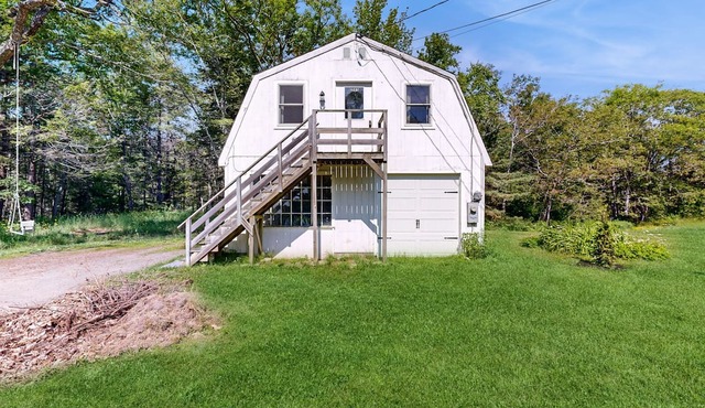 Inviting Apartment with Family-Friendly Comforts and Serene Outdoor Spaces