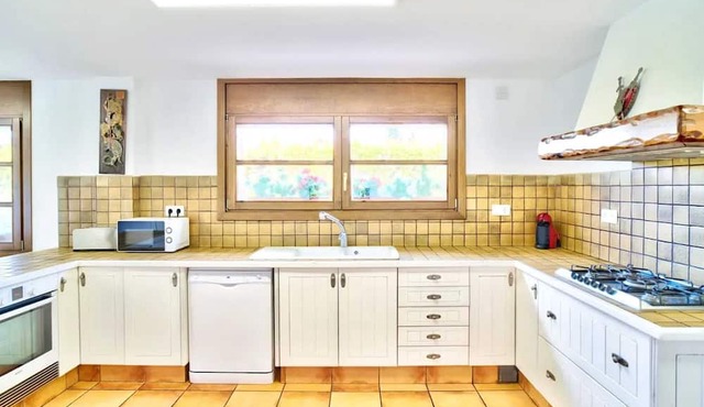 Homerez - Big villa 1 km away from the beach for 16 ppl. with swimming-pool