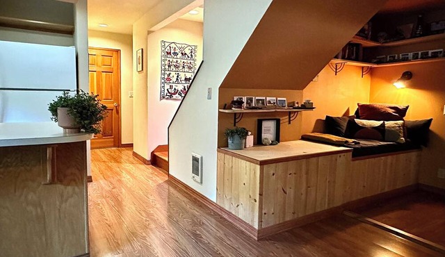 Private waterfall, 3 acres of forest, 400ft of Wilson River, with music & coffee