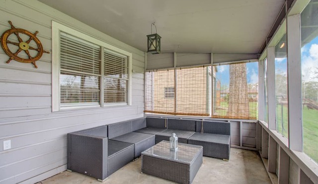 Cozy 1Bd/1Ba Waterfront Escape!