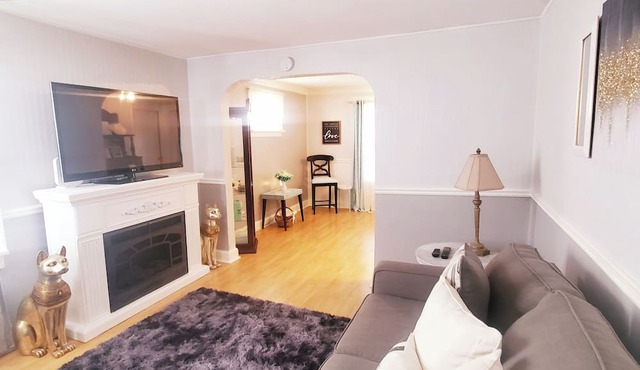 2 Bedroom Centrally Located, Minutes From Downtown Indy!