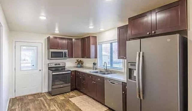 Fishing Cottage- 10 minutes to Canyon Ferry Lake. Family and Pet Friendly