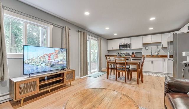 Cozy Wooded Retreat Near Long Lake & Olympia