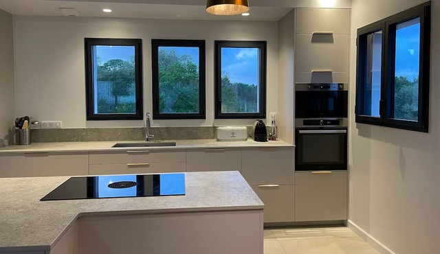 New house on the Basque Coast. Ideal for families with babies. 6/8 pers.