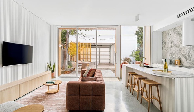 Urban Oasis: Luxurious 2 bedroom cottage close to the CBD