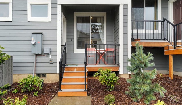 Pacific NW Townhouse in Vancouver - Great Location