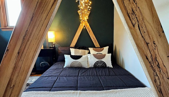 The Willow Zen Sanctuary with your personal Sauna/shower & jetted tub!
