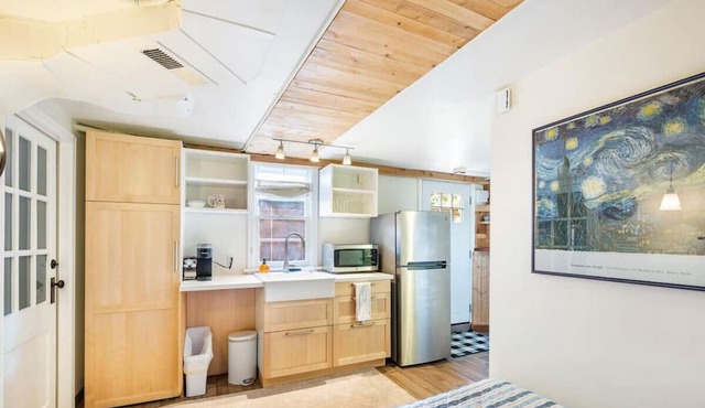 Adorable ADU in Laurelhurst - Amazing Location!