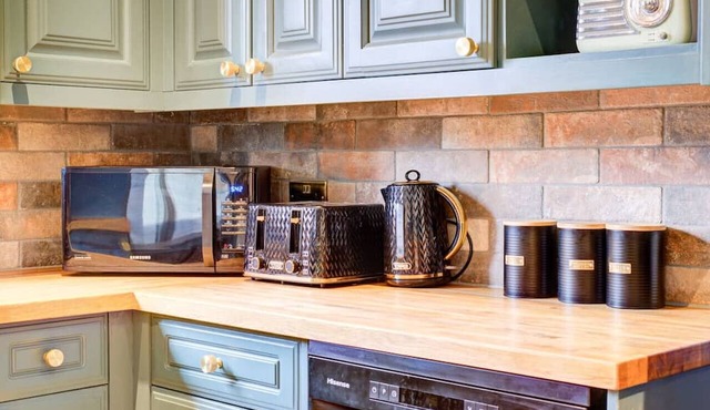 Spacious Bedroom Ensuite in Brentwood Free Parking