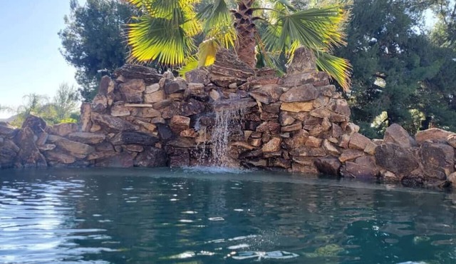 275A) Relaxation Oasis- pool- basketball court!