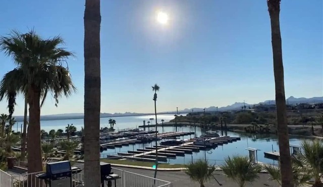 Lake View Newly Remodeled Luxury with backyard.