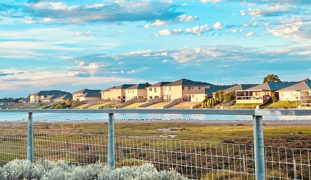 Point Cook Landmark Coastal Wetland Park Villa Free Parking and Wi-Fi