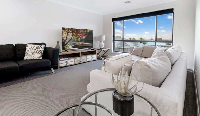 Burrundulla - Contemporary Retreat, Firepit