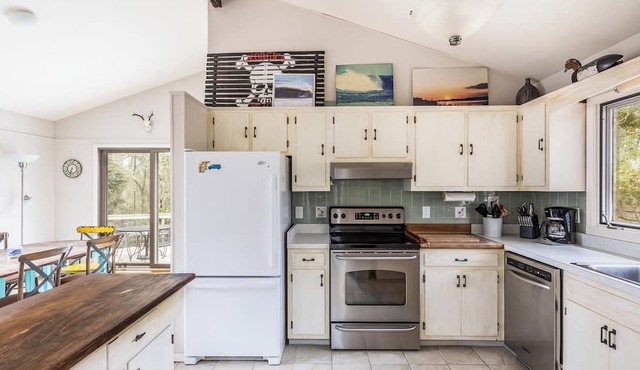 East Hampton Harbor Cottage