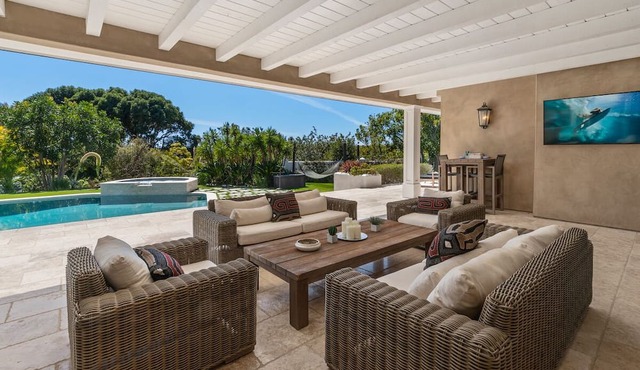 Stunning Luxury 6 Acre Rancho Santa Fe Covenant Estate~ Guesthouse, Pool, &More!