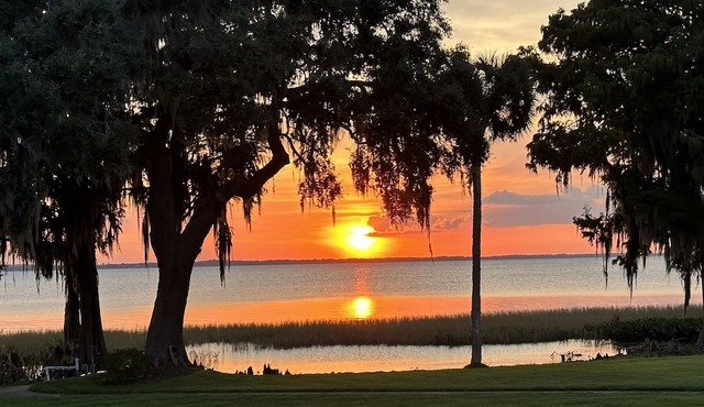 Cottage On Private Estate - Central Florida Gorgeous Sunsets-Privacy-Convenient