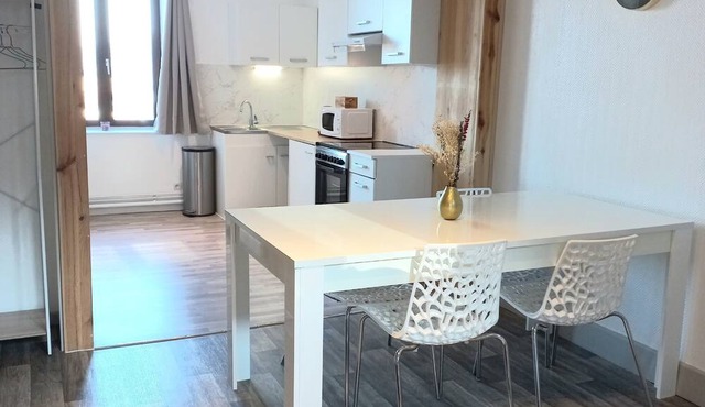 Appartement Les Iris, au Calme, Proche du Centre-ville