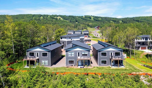 RiverWest Lakeview - Beautiful 2 BR pet friendly home at the base of Spirit Mtn.