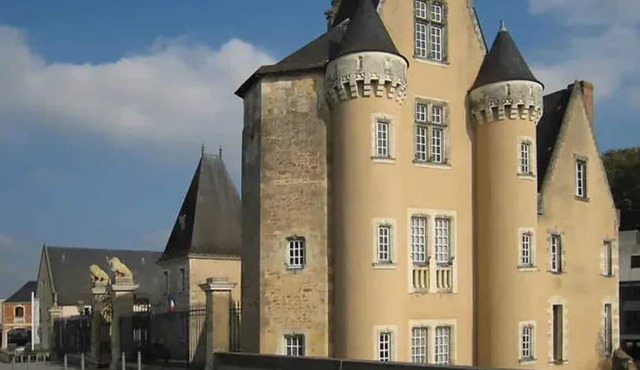 Homerez - Nice house for 6 ppl. with garden and terrace at La Flèche