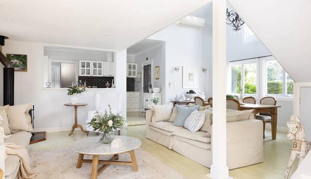 Luxury Country Cottage Escape for 6