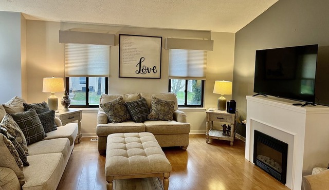 Cozy raised ranch in West Henrietta