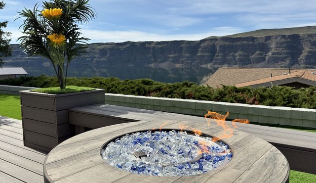 Cabin on the Cliff Near Gorge Amphitheater
