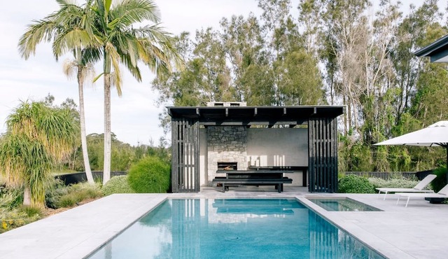 The Estate, Yamba (IBO) - SECLUDED LUXURY ESTATE NEAR YAMBA FEATURING A PRIVATE TWO HOLE GOLF COURSE AND PRACTISE GREEN, SWIMMING POOL, SPA AND SAUNA