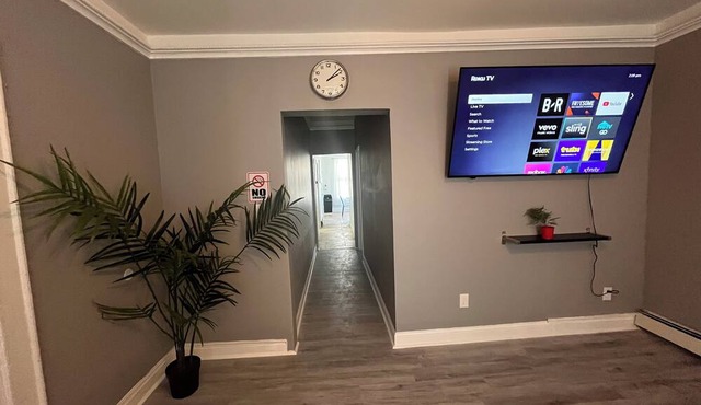 4 Bedroom Apartment near airport