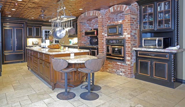 Skyview Tulsa Luxury Venue sleeps 25+