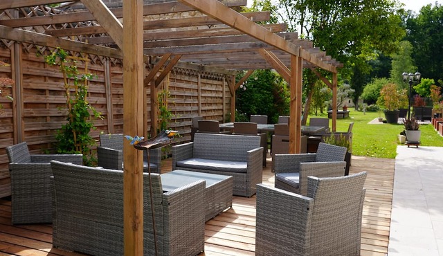 Guest House 'Chambre D'hôtes Emeraude' with Shared Pool, Wi-Fi and Air Conditioning