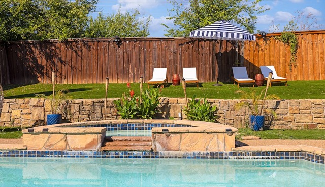 Irving Poolside Paradise!