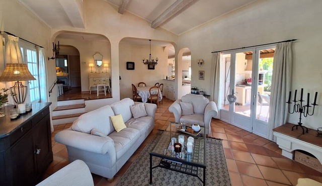 Petit Coin de Paradis à 5' du Village Viticole de Taradeau, vue Superbe!