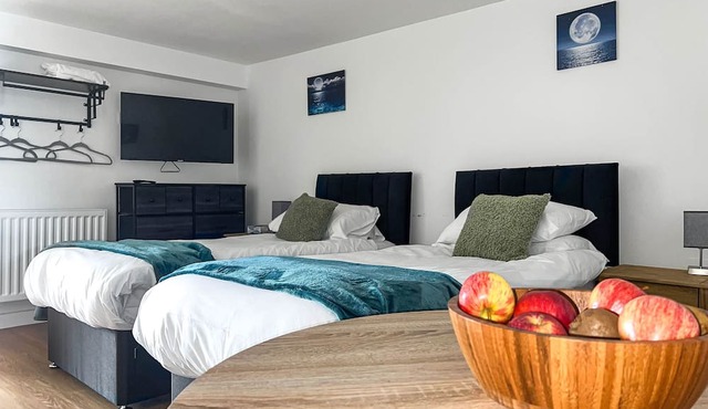 Experience the tranquillity of Honeymead, a charming holiday retreat in Blackwood, perfectly situate